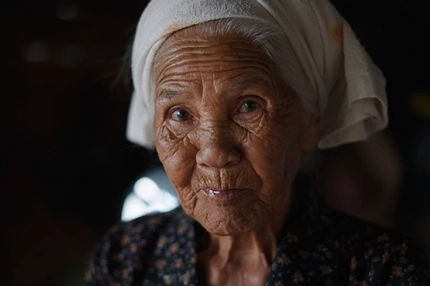 Image older asian woman