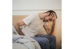 Image Person with stomach ache.