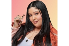 Image Priscilla Ong models for the brand Kiss Products.