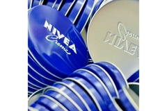 Image Aluminum tins containing the skin cream Nivea.