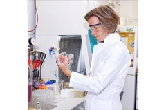 Image Professor Ruth Schmitz-Streit from University of Kiel in her lab
