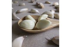 Image Garlic cloves.