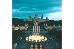 Image Barcelona at night.