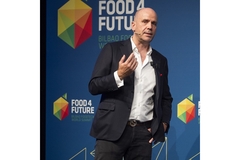 Image CEO addressing an audience.