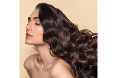 Model with long shiny hair.