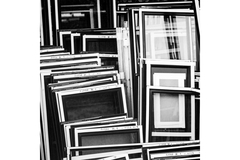 Image Empty picture frames.