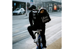 Image uber eats delivery driver
