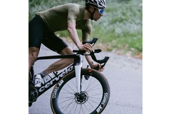 Image Athlete racing on his bike.