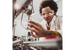 Scientist in lab.