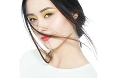 Image Asian woman with clear skin and light makeup