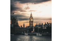 Image UK Parliament as dusk.