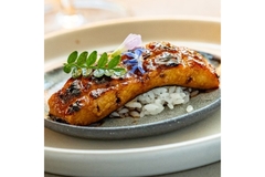 Cultivated eel and rice dish.