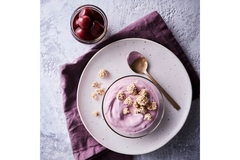 Image Yogurt and fruit.