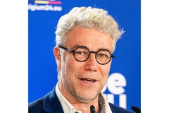 Image Alain Maron smiling
