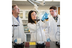 Image Scientists in the lab.