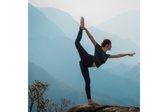 Image Woman in dancer pose