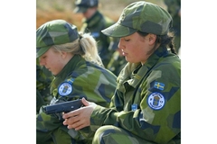 Image Swedish military woman in training