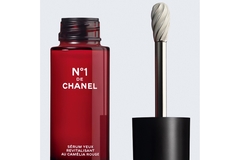 Chanel, N°1 De Chanel Revitalizing Eye Serum