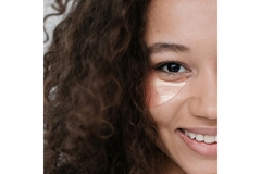 Image Woman applying skin care