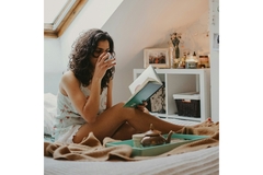 Image Woman having breakfast