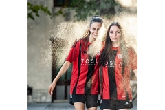 Image Female soccer players