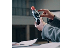 Image Coca-Cola bottle.