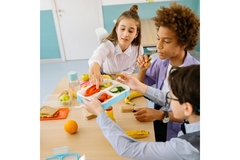 Image Children having lunch in the cafeteria