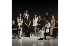 Image The women who recieved L’Oréal Paris Women of Worth standing together.