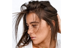 Image woman with disheveled hair wearing lipstick