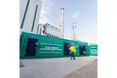 Image Enfinium plant with worker.