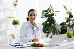 Image A nutritionist working on an online personalized nutrition tool.