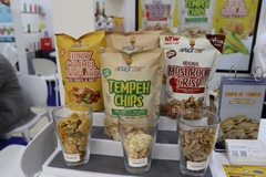 Tempeh and mushrooms snacks.