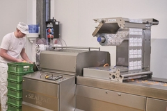 Image Sealpac machinery.