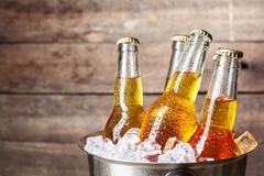 Image A beer bucket.