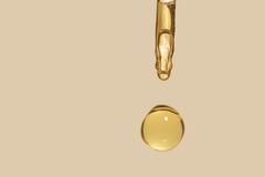 A dropper with one oil drop.