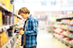 Image Teenager buying supplements