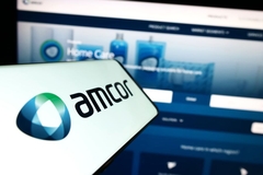 Amcor logo on screen.