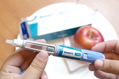 Image GLP-1 weight loss therapy