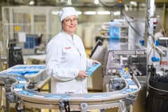 Image Packaging worker