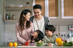 Image happy asian family in kitchen