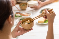 Image Person eating tofu