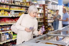 Image Senior woman looking for healthy aging options