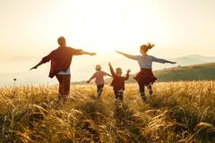 Image Active family running outside
