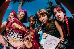 Image group of Gen Z friends