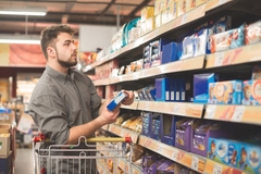 Image Confused consumer shopping for UPFs