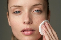 Image girl with clear skin