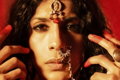 Image indian woman with traditional jewelry