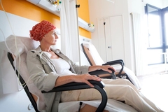 Image Cancer patient lying in a bed