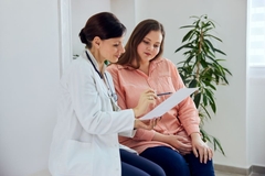 Image Nutritionist talking to GLP-1 patient