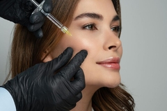 Image woman getting face injection